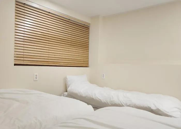 Check Apartment *